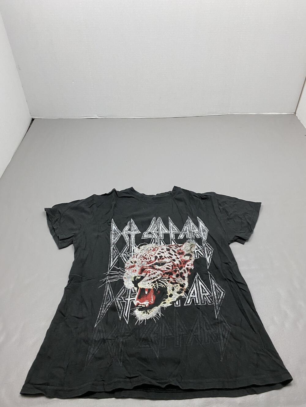 Def Leppard Shirt Mens S Black Graphic Leopard Band Logo Short Sleeve Cotton